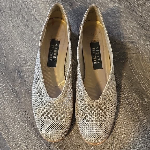 Stuart Weitzman Cream Loafers with Woven Design - Picture 3 of 12